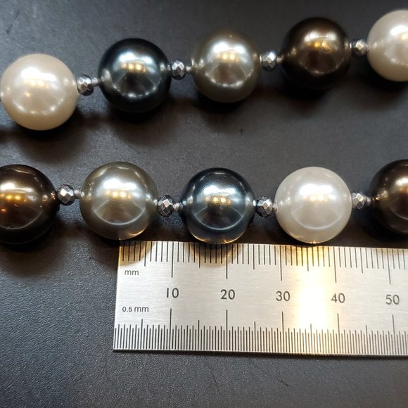 20 Inch Sterling Silver Beautiful Heavy Faux Pearl Unique Necklace - Picture 5 of 6